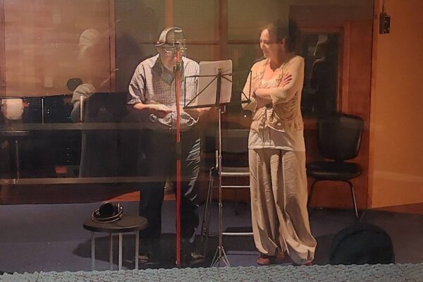 Στιγμιότυπα από την ηχογράφηση του νέου δίσκου του Τάσου Γκρους «Κι' όλα είναι αλλιώς» με τους : Αργυρώ Καπαρού - Βιολέτα Ίκαρη - Μόρφω ΤσαΪρέλη - Κατερίνα Τσιάπατα σε στίχους της Μαρίας Τσιμικλή
